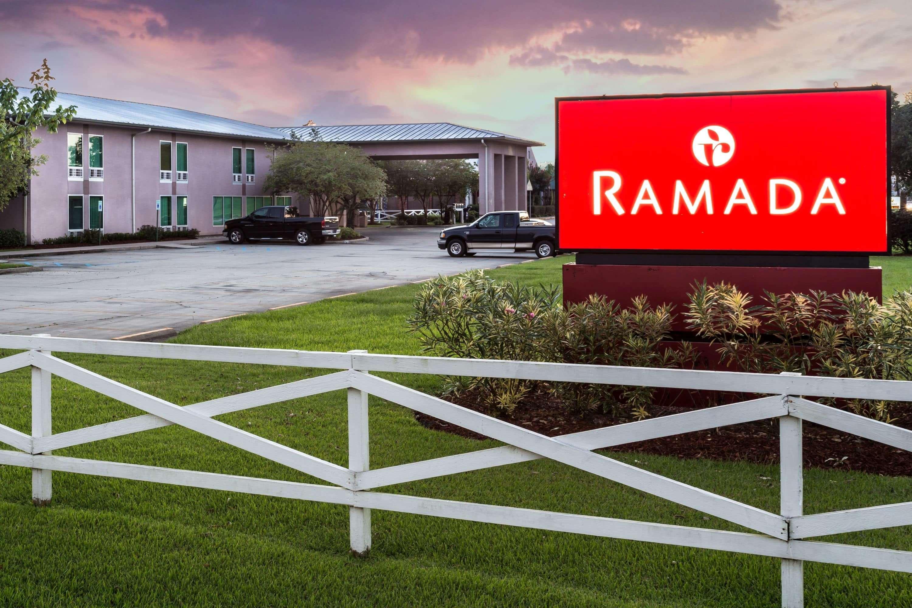 Hotel Ramada By Wyndham Luling Exteriér fotografie